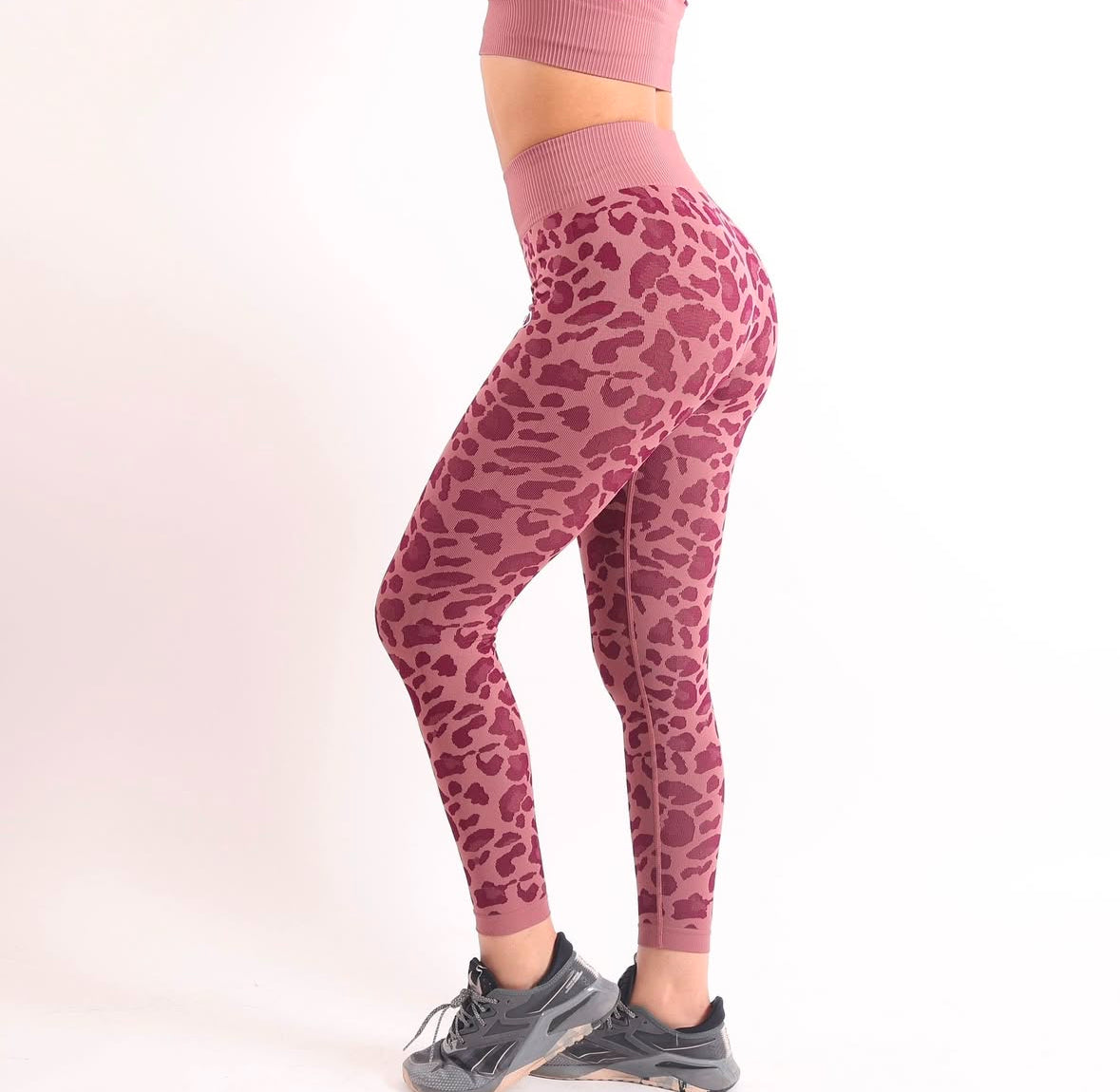 2 PIECE SPORTS SET-CHEETAH PRINT PINK